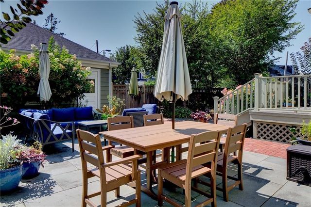 27 Cranston Avenue, Newport, RI 02840