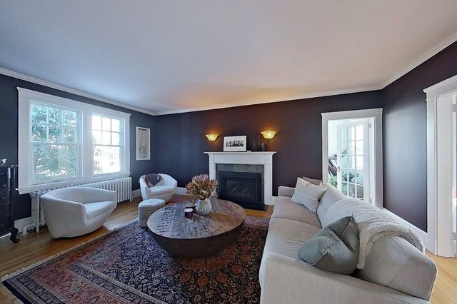 27 Cranston Avenue, Newport, RI 02840