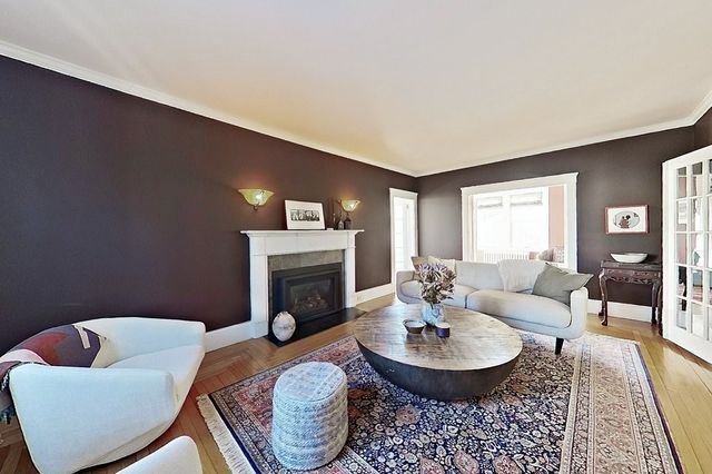 27 Cranston Avenue, Newport, RI 02840