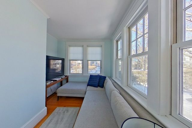 27 Cranston Avenue, Newport, RI 02840