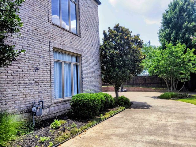 120 FOUNDERS LN, Memphis, TN 38103