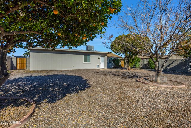 10013 W MISSION Lane, Sun City, AZ 85351