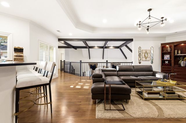 13 Downs Lake Circle, Dallas, TX 75230