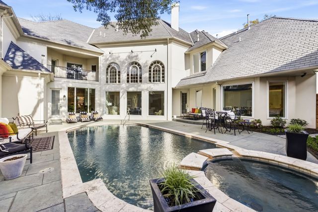 13 Downs Lake Circle, Dallas, TX 75230