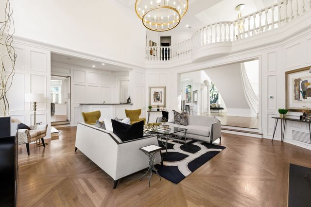 13 Downs Lake Circle, Dallas, TX 75230