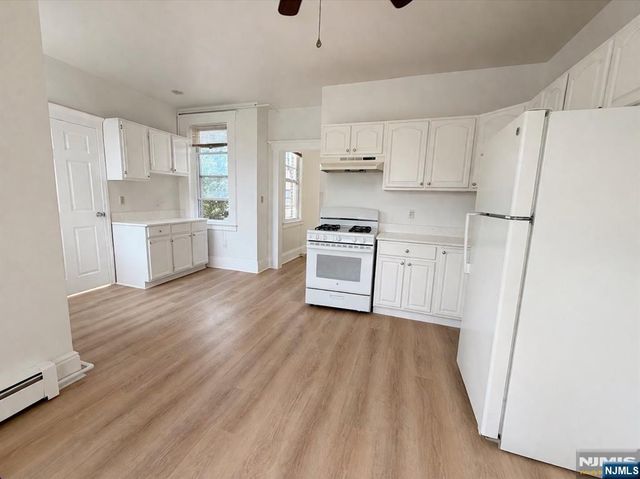 536 Lake Avenue Apt 4, Lyndhurst, NJ 07071