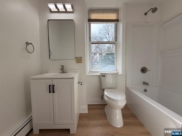 536 Lake Avenue Apt 4, Lyndhurst, NJ 07071