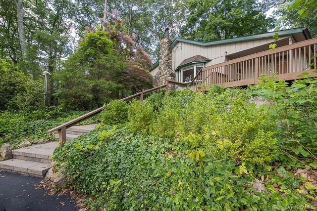56 Bluff Avenue, Greenwood Lake, NY 10925
