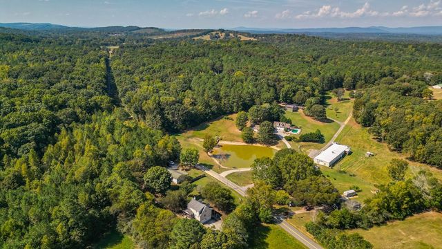 2857 SW McDaniel Station Road, Adairsville, GA 30103