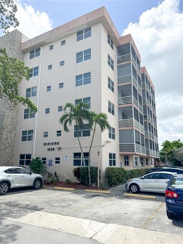 1830 Dixianna Street 201, Hollywood, FL 33020