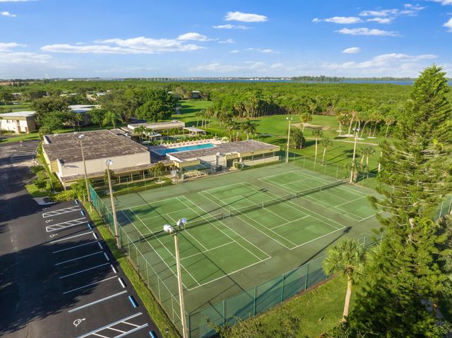 18 Vista Gardens Trail, Vero Beach, FL 32962