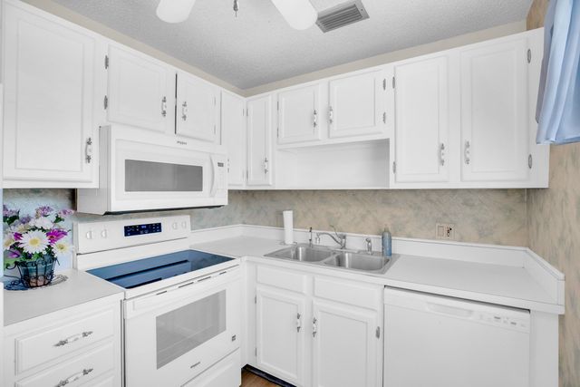 18 Vista Gardens Trail, Vero Beach, FL 32962