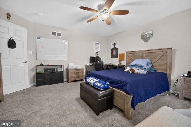 10 BUCK LN, Upper Chichester, PA 19061