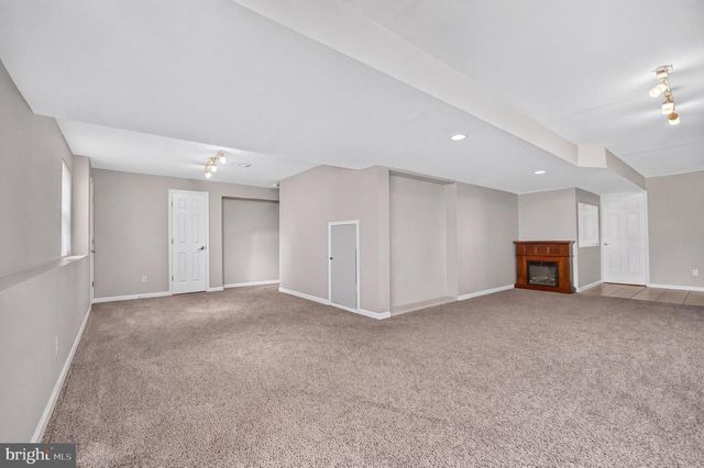 10 BUCK LN, Upper Chichester, PA 19061