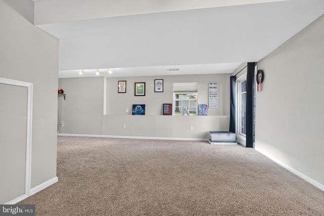 10 BUCK LN, Upper Chichester, PA 19061