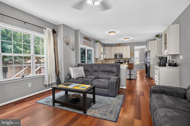 10 BUCK LN, Upper Chichester, PA 19061