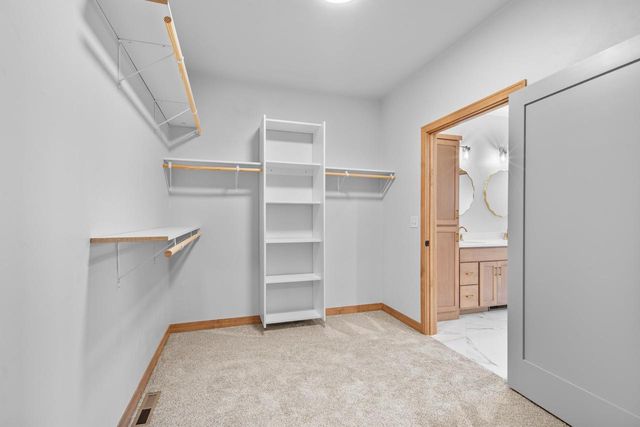 3117 LAZY OAK COURT, Green Bay, WI 54311