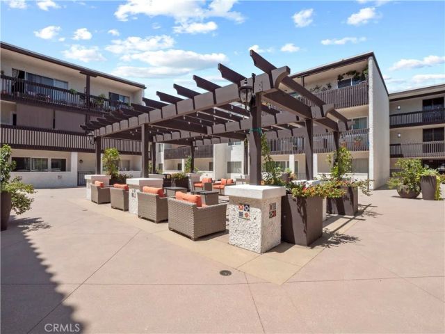 5334 Lindley Avenue 219, Encino, CA 91316