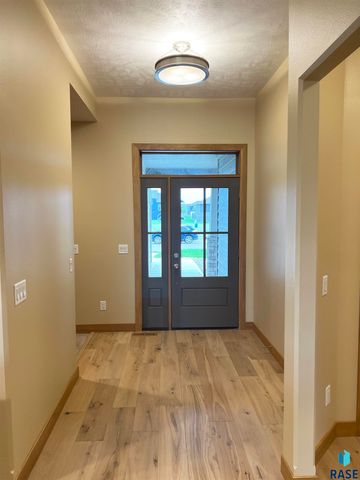 7101 E Copper Stone Cir Circle, Sioux Falls, SD 57110