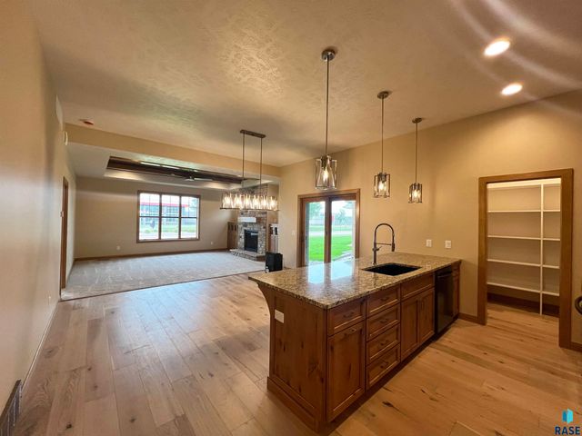 7101 E Copper Stone Cir Circle, Sioux Falls, SD 57110