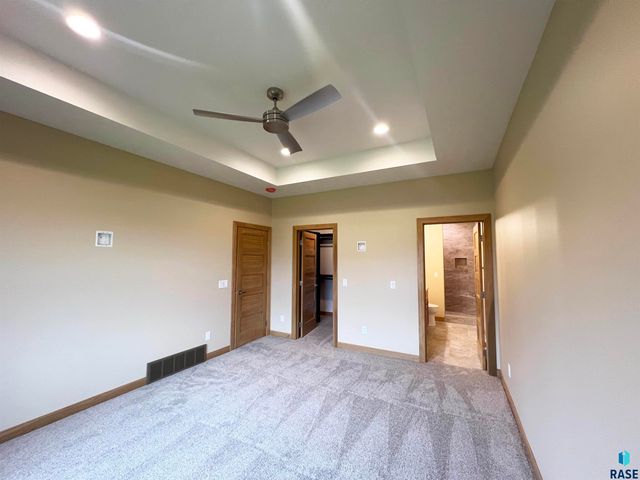 7101 E Copper Stone Cir Circle, Sioux Falls, SD 57110