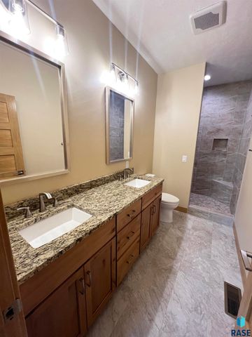 7101 E Copper Stone Cir Circle, Sioux Falls, SD 57110