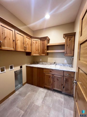 7101 E Copper Stone Cir Circle, Sioux Falls, SD 57110