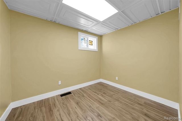 1095 W Huron Street, Waterford, MI 48328