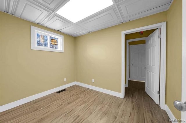 1095 W Huron Street, Waterford, MI 48328