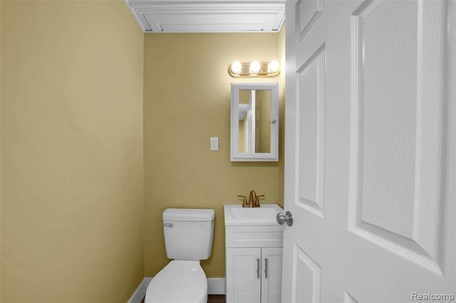 1095 W Huron Street, Waterford, MI 48328