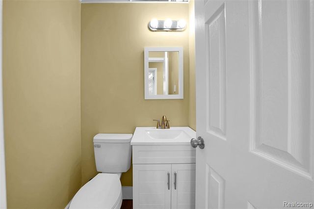 1095 W Huron Street, Waterford, MI 48328