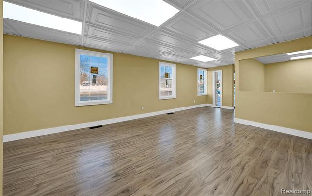 1095 W Huron Street, Waterford, MI 48328