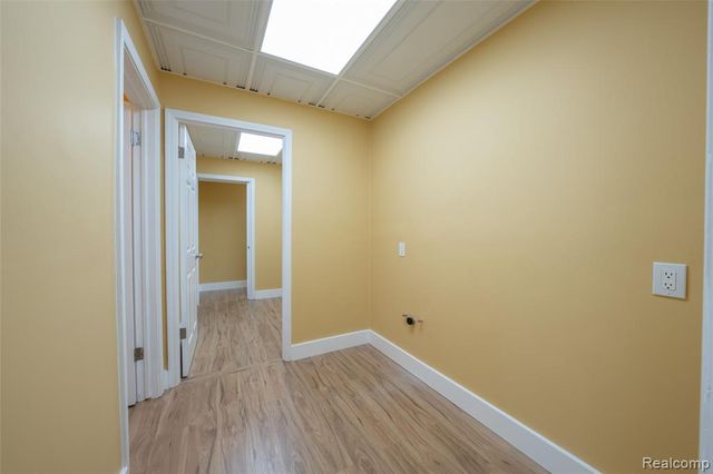 1095 W Huron Street, Waterford, MI 48328