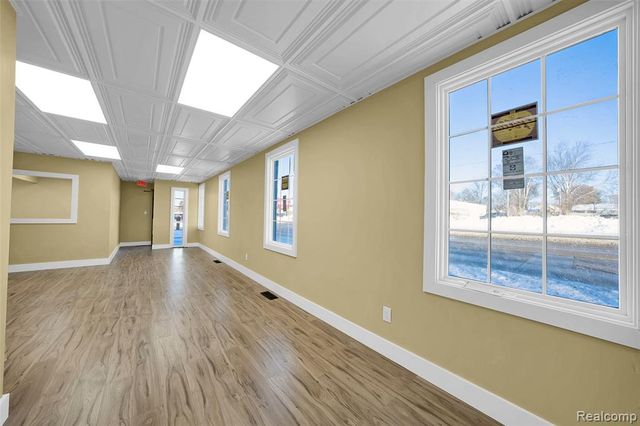 1095 W Huron Street, Waterford, MI 48328