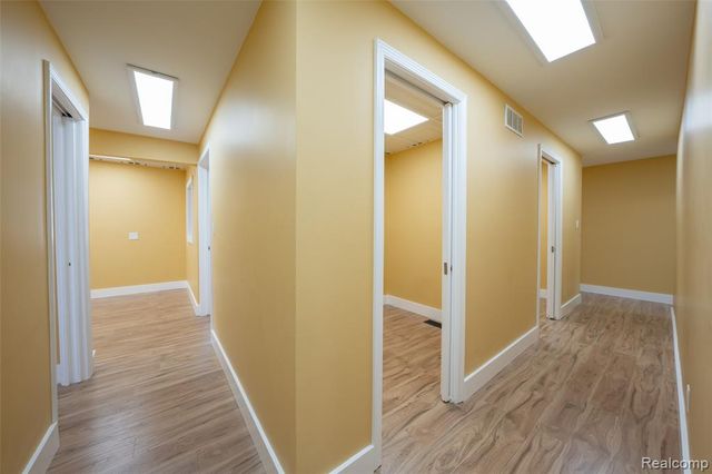 1095 W Huron Street, Waterford, MI 48328