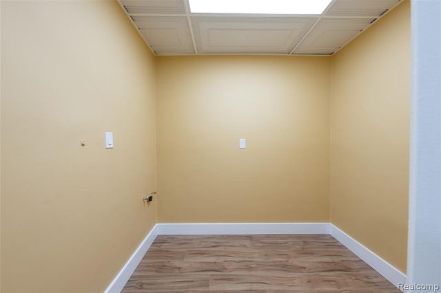 1095 W Huron Street, Waterford, MI 48328