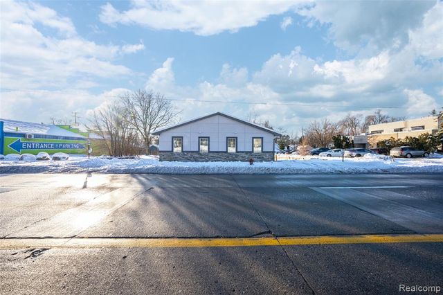 1095 W Huron Street, Waterford, MI 48328