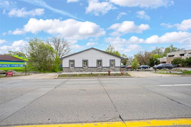 1095 W Huron Street, Waterford, MI 48328