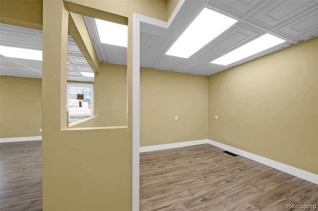 1095 W Huron Street, Waterford, MI 48328