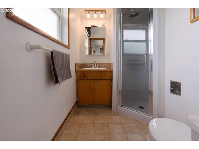 13257 Ne FREMONT St, Portland, OR 97230