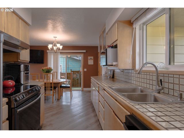 13257 Ne FREMONT St, Portland, OR 97230