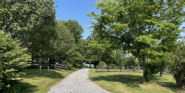 576 Womack Rd, Bethpage, TN 37022