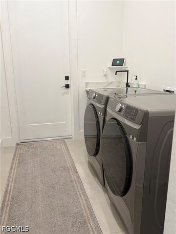 3724 SW 3rd ST, Cape Coral, FL 33991