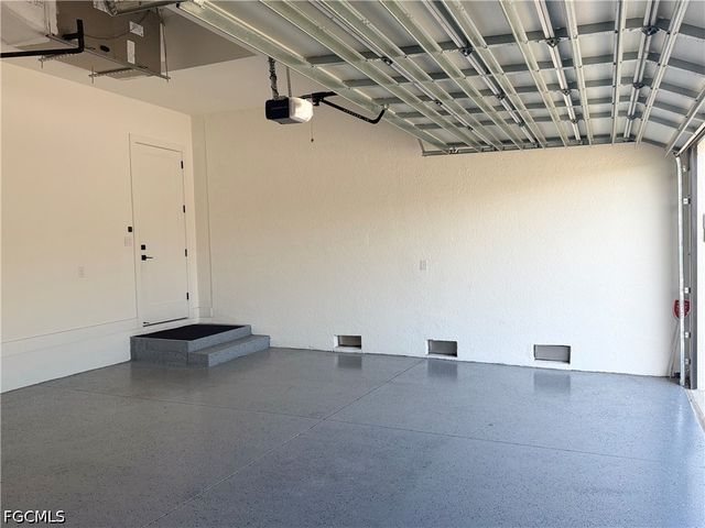 3724 SW 3rd ST, Cape Coral, FL 33991