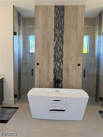 3724 SW 3rd ST, Cape Coral, FL 33991