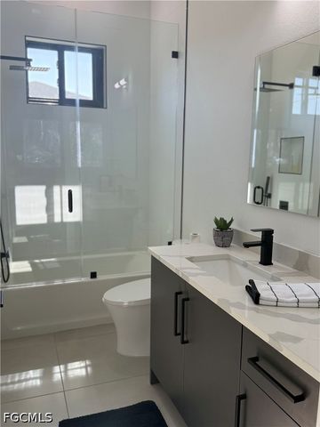 3724 SW 3rd ST, Cape Coral, FL 33991