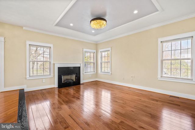 9 WATERS EDGE DR, Riverside, NJ 08075