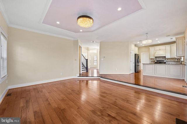 9 WATERS EDGE DR, Riverside, NJ 08075