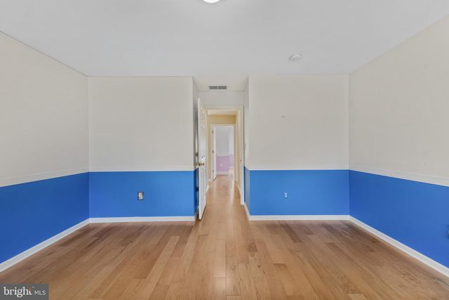 9 WATERS EDGE DR, Riverside, NJ 08075