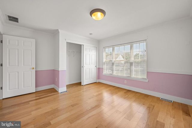 9 WATERS EDGE DR, Riverside, NJ 08075